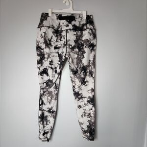 Torrid 0 Leggings Capri Stretch Tie Dye Black White  Pocket Cute Athletic